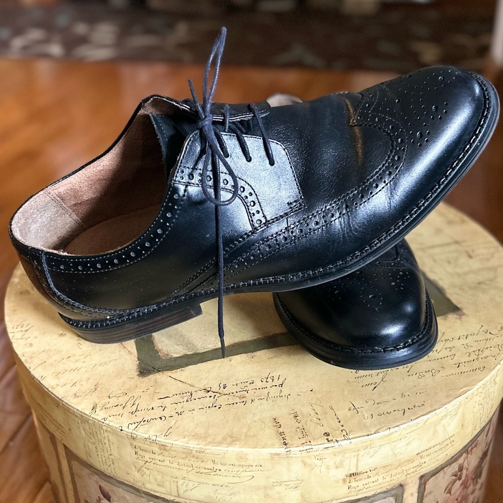 NUNN BUSH WINGTIP OXFORD with memory foam.